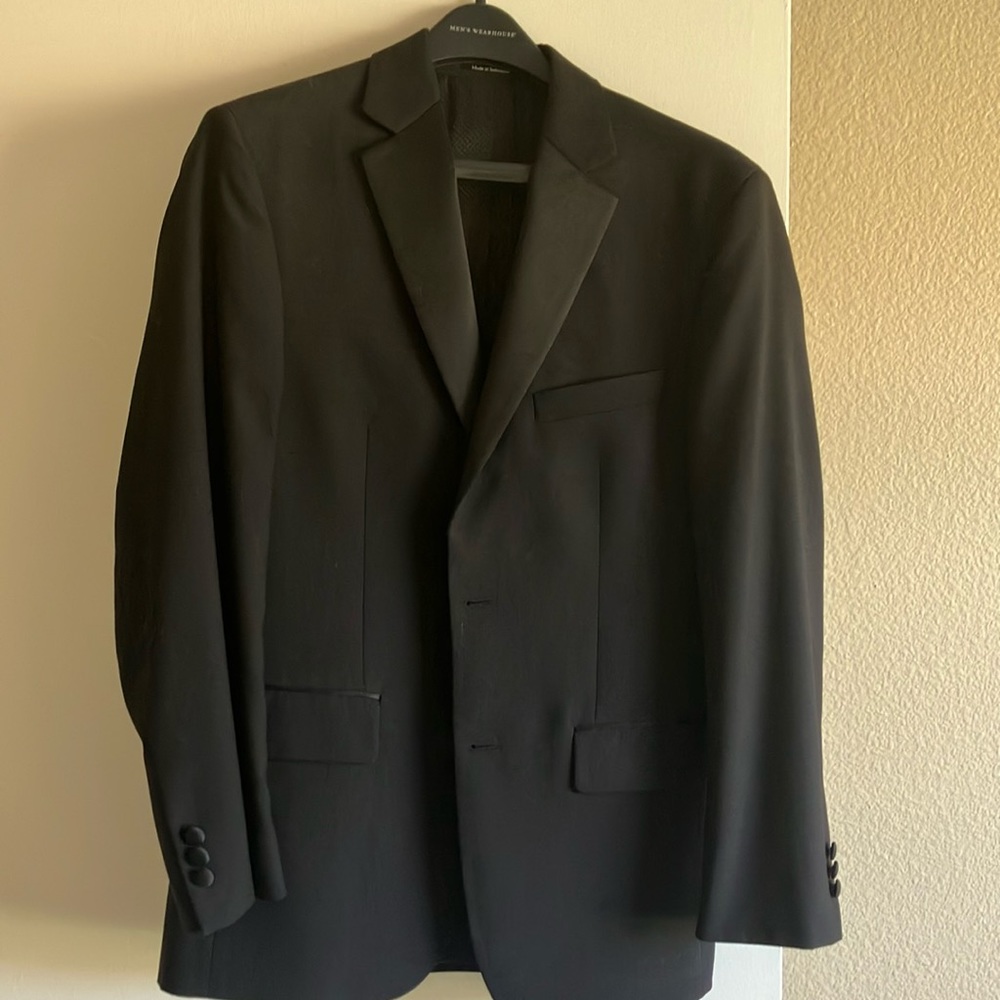 Men’s Modern Fit Black Tuxedo